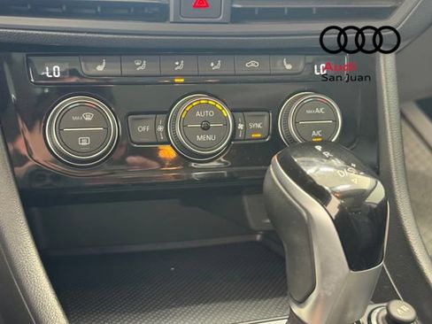 Used 2022 Volkswagen Jetta SE w/ Panoramic Sunroof Package FWD image 18