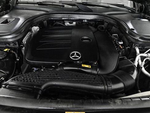 Used 2022 Mercedes-Benz GLC 300 4MATIC image 22