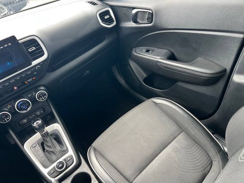 Used 2023 Hyundai Venue Limited w/ Cargo Package FWD image 15
