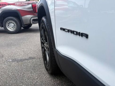 Used 2021 GMC Acadia SLE w/ Driver Convenience Package FWD image 15