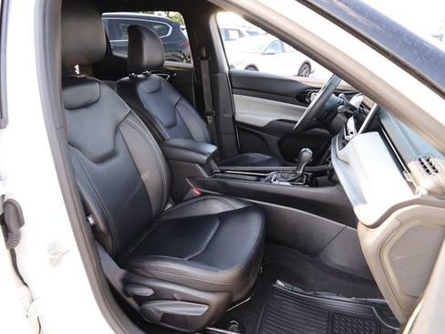Used 2025 Jeep Compass Limited AWD/4WD image 27