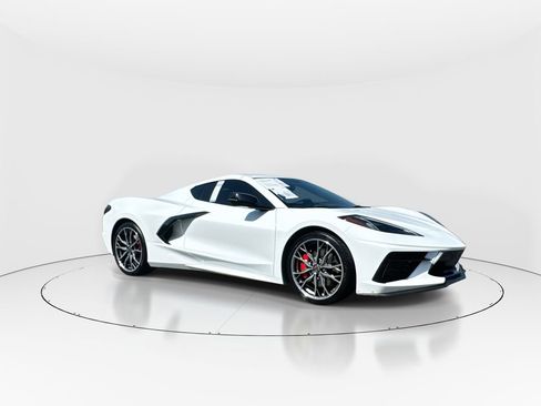 Used 2024 Chevrolet Corvette Stingray Premium Cpe w/ Z51 Performance Package image 2