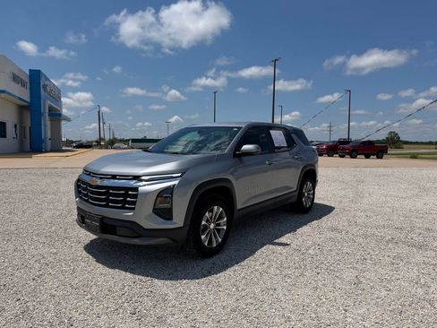 Used 2025 Chevrolet Equinox LT AWD/4WD image 7
