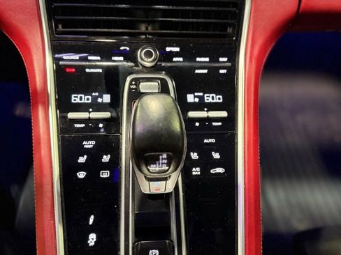 Used 2018 Porsche Panamera 4S image 36