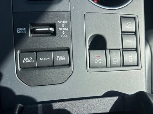 Used 2026 Toyota Highlander XLE AWD/4WD image 25