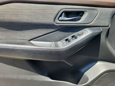 Used 2021 Nissan Rogue S FWD image 21
