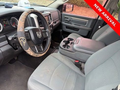 Used 2019 RAM 1500 Classic SLT image 12