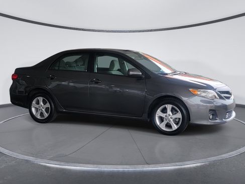 Used 2012 Toyota Corolla LE w/ Premium Pkg FWD image 2