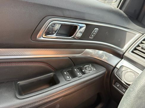 Used 2019 Ford Explorer Sport AWD/4WD image 18