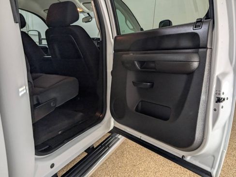 Used 2014 Chevrolet Silverado 2500 LT AWD/4WD image 14