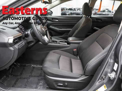 Used 2024 Nissan Altima 2.5 SV image 14