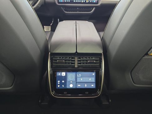 Used 2024 Rivian R1S Adventure AWD/4WD image 29