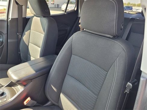 Used 2022 GMC Terrain SLE w/ Driver Convenience Package image 12