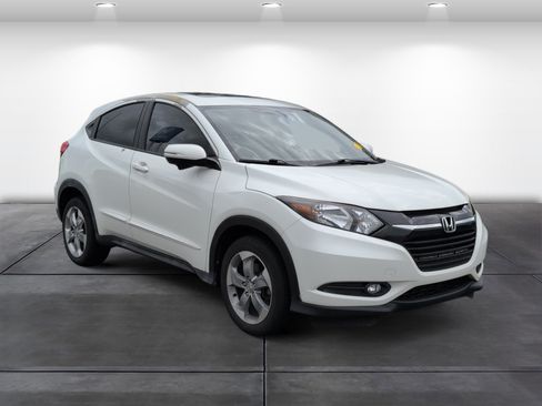 Certified 2017 Honda HR-V EX image 2