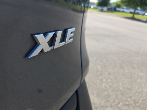 Used 2019 Toyota RAV4 XLE w/ Convenience Package FWD image 31