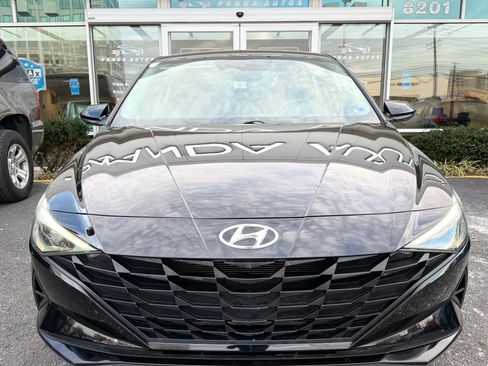 Used 2021 Hyundai Elantra SE w/ Cargo Package image 2