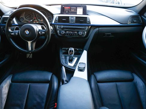 Used 2018 BMW 340i xDrive Sedan w/ Premium Package image 2