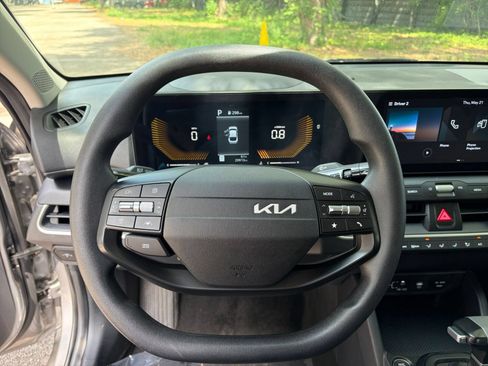 Used 2025 Kia K4 FWD image 27