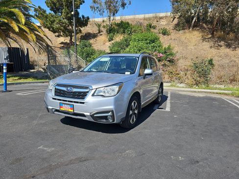 Used 2018 Subaru Forester 2.5i Premium AWD/4WD image 3