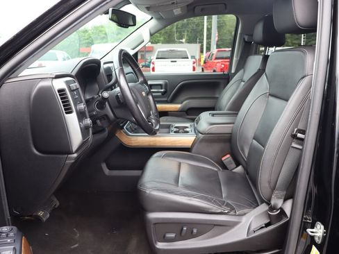 Used 2018 Chevrolet Silverado 1500 LTZ w/ Sport Package AWD/4WD image 4