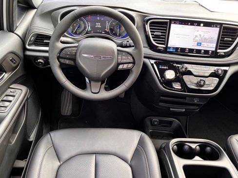 New 2026 Chrysler Pacifica Select w/ S Appearance Package FWD image 11