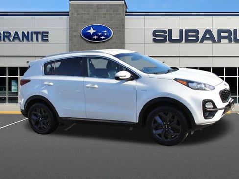 Used 2020 Kia Sportage S image 14