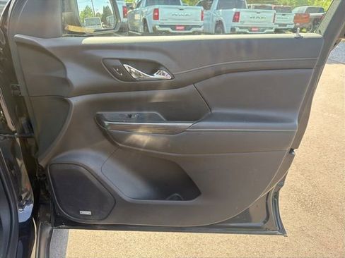 Used 2019 GMC Acadia SLT image 10