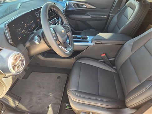 New 2026 Chevrolet Equinox EV LT image 10