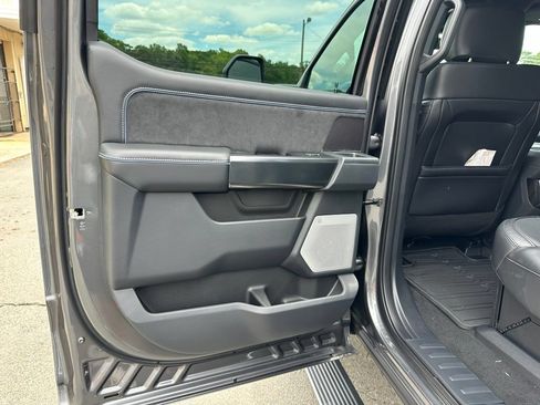 New 2026 Ford F350 Platinum w/ Tremor Off-Road Package AWD/4WD image 25