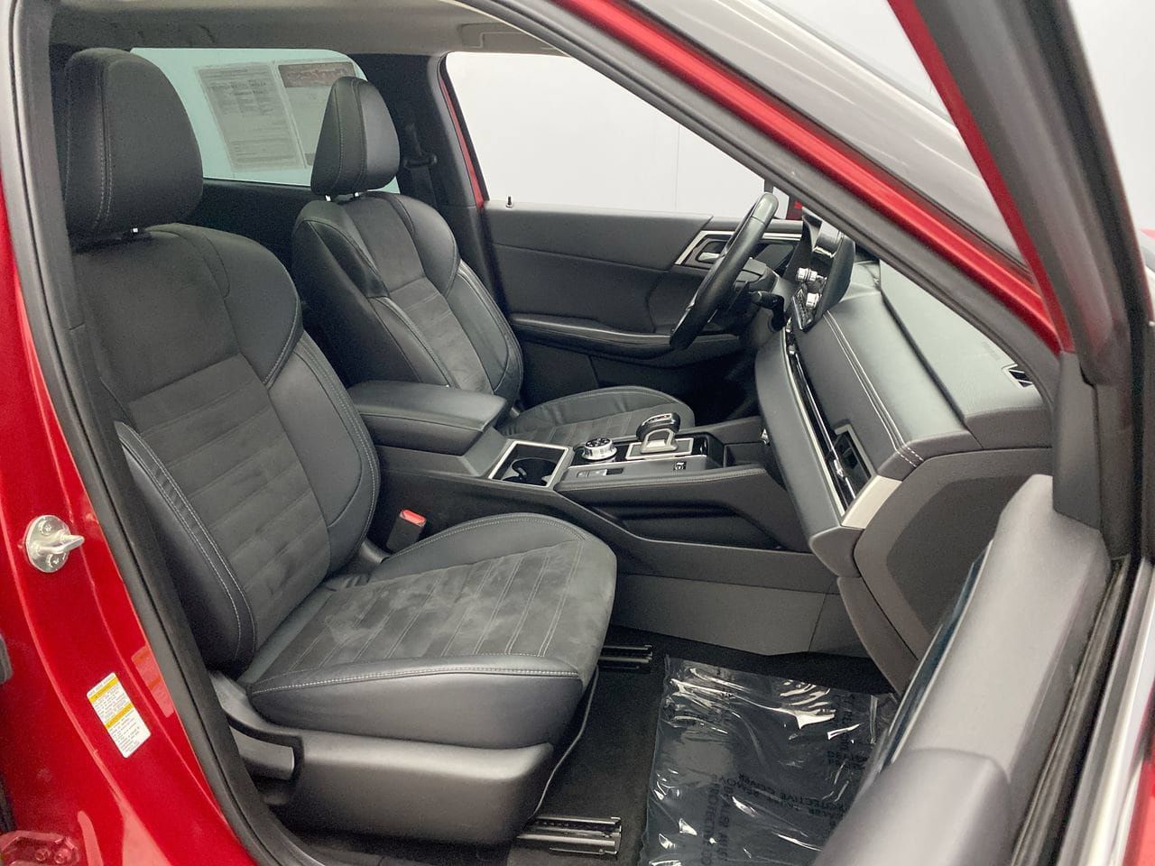 Used 2023 Mitsubishi Outlander SE AWD/4WD image 24