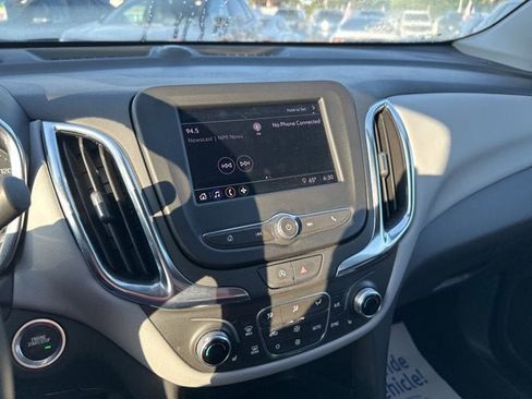 Used 2024 Chevrolet Equinox LT image 2