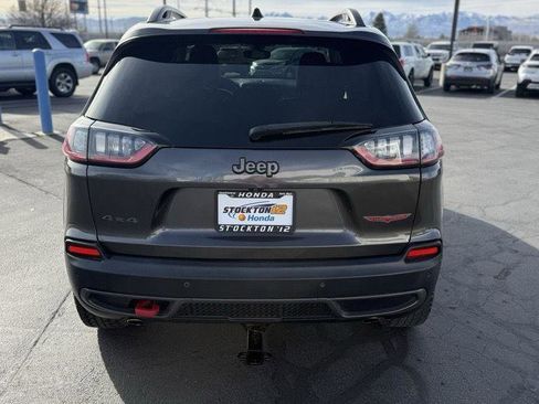 Used 2020 Jeep Cherokee Trailhawk image 6