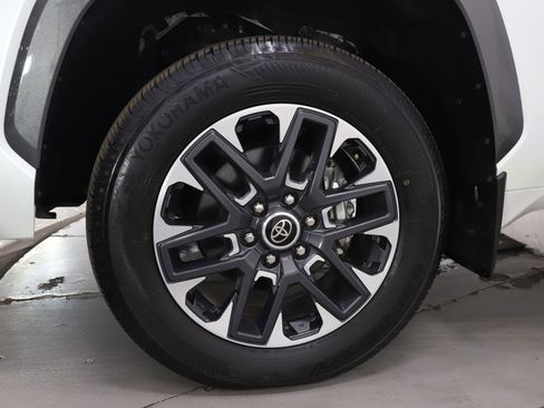 Used 2022 Toyota Tundra Limited image 34