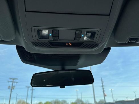 Used 2022 Ford Explorer XLT AWD/4WD image 30