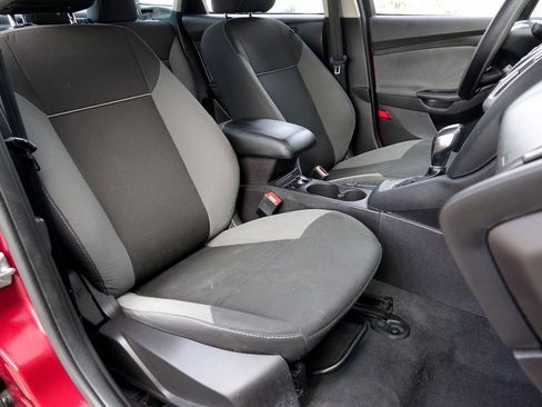 Used 2014 Ford Focus SE image 8