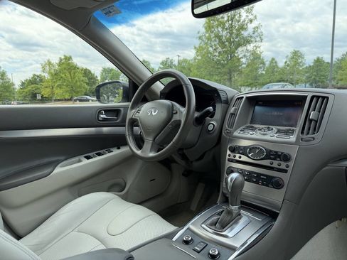 Used 2015 INFINITI Q40 AWD w/ Navigation Package image 18