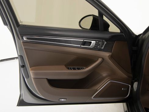 Certified 2023 Porsche Panamera Turbo S image 15