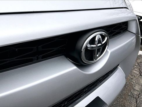 Used 2015 Toyota 4Runner SR5 image 27