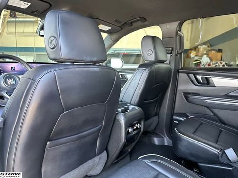 Certified 2025 Buick Enclave Preferred FWD image 24