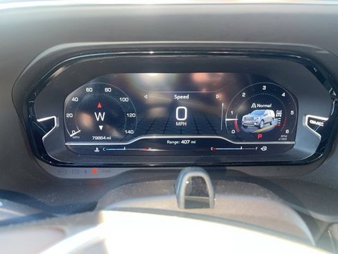 Used 2023 GMC Yukon XL Denali w/ Advanced Technology Package image 8