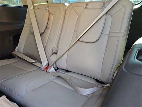 Used 2020 Lincoln Aviator Reserve w/ Equipment Group 202A image 11