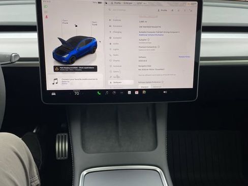 Used 2024 Tesla Model Y Performance image 5