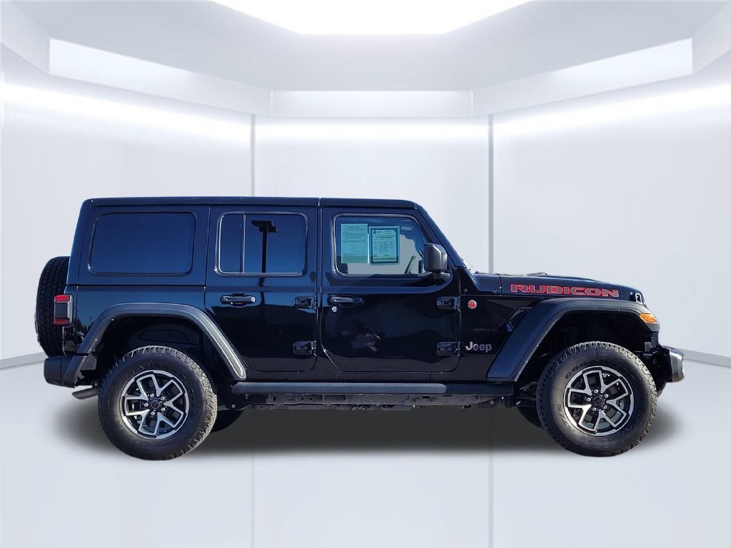Used 2024 Jeep Wrangler Unlimited Rubicon AWD/4WD image 3