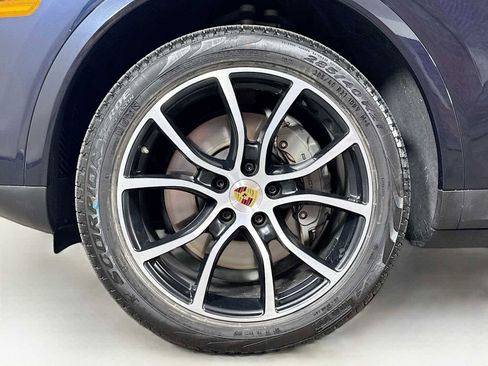 Used 2022 Porsche Cayenne S image 38
