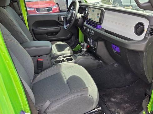 Certified 2025 Jeep Gladiator Sport image 13