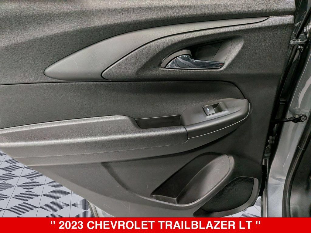 Used 2023 Chevrolet TrailBlazer LT w/ Convenience Package AWD/4WD image 28