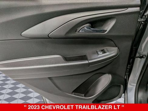 Used 2023 Chevrolet TrailBlazer LT w/ Convenience Package AWD/4WD image 28