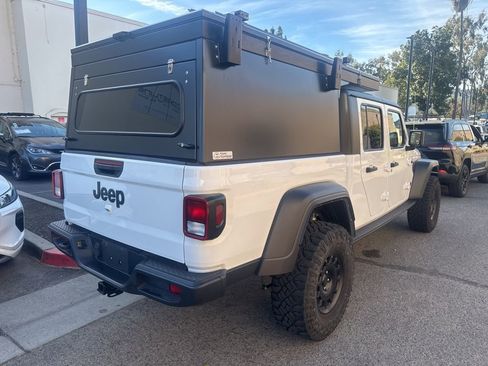 Certified 2022 Jeep Gladiator Sport image 2