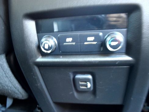 Used 2019 Chevrolet Traverse LT w/ LPO, Floor Liner Package image 20