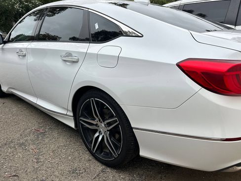 Used 2022 Honda Accord Touring image 6